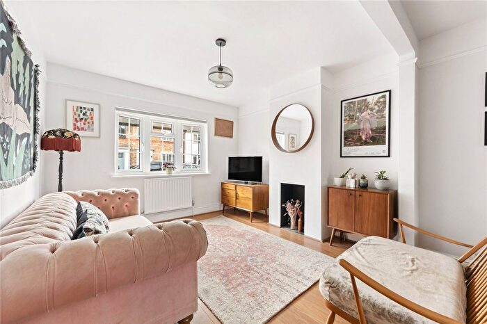 4 Bedroom Terraced House For Sale In Penrhyn Crescent, Walthamstow, London, E17