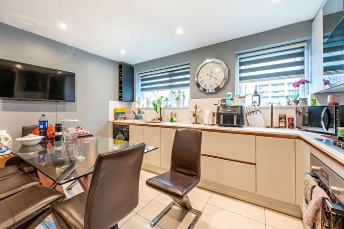 3 Bedroom End Of Terrace House For Sale In Boleyn Road, East Ham, London, E6