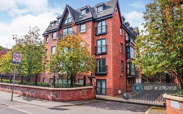 2 Bedroom Flat To Rent In Withington Road, Manchester, M16