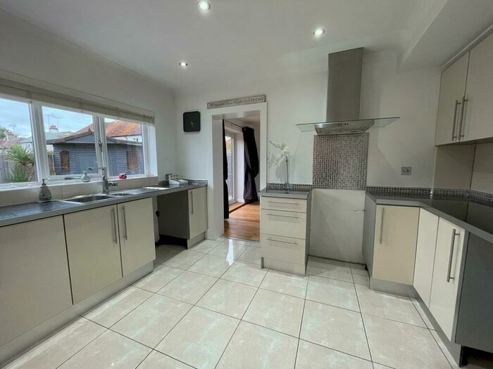 4 Bedroom SemiDetached House To Rent In Rochford, Essex, SS4