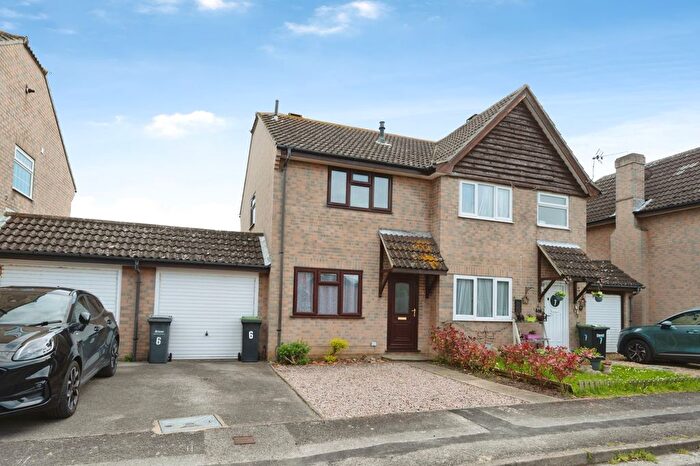 2 Bedroom Semi-Detached House For Sale In Chandlers Close, Hayling Island, Hampshire, PO11
