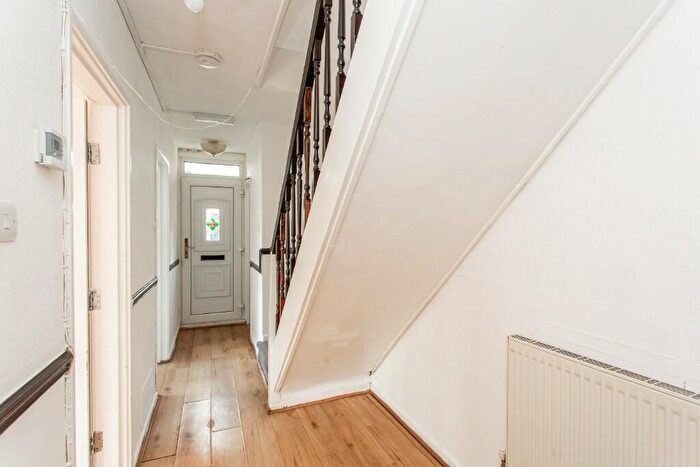 3 Bedroom End Of Terrace House To Rent In Alpha Grove, London, E14