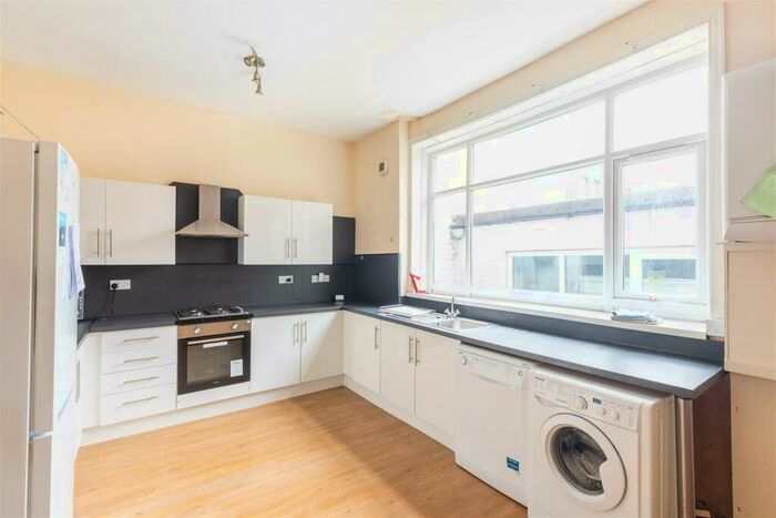 5 Bedroom Terraced House To Rent In £pppw - Chillingham Road, Heaton, NE6
