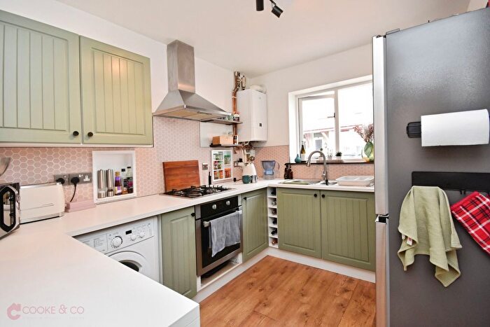 2 Bedroom End Of Terrace House For Sale In Church Road, Ramsgate, Kent, CT11