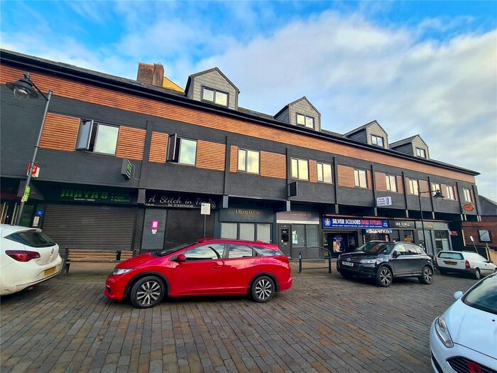 1 Bedroom Flat To Rent In Gillygate, Pontefract, West Yorkshire, WF8