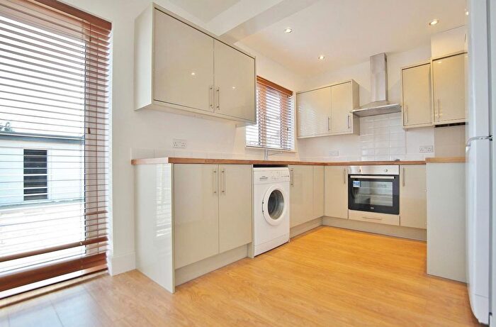 3 Bedroom Semi-Detached House To Rent In London Road, Isleworth, TW7