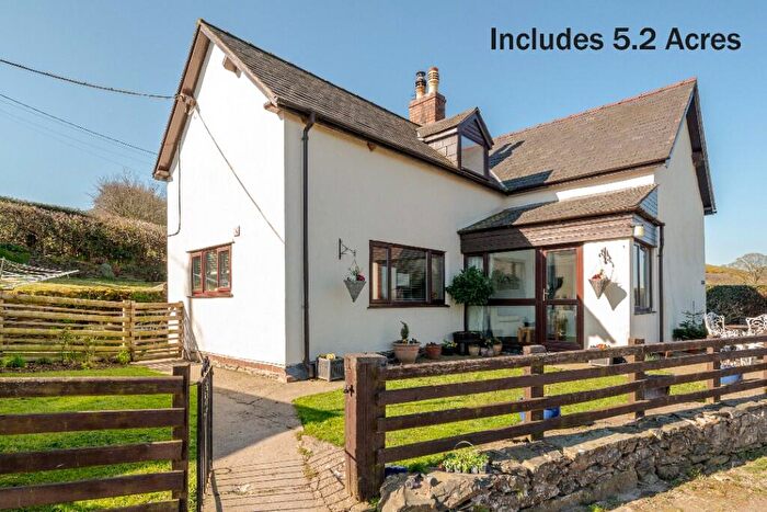 3 Bedroom Equestrian Facility For Sale In Bryn Goleu, Nannerch, Flintshire, CH7
