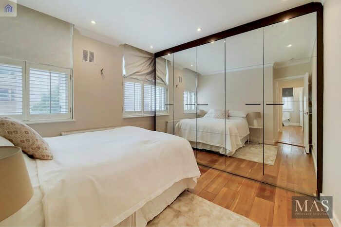 2 Bedroom Flat To Rent In Drayton Gardens, London, SW10