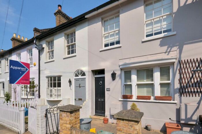 2 Bedroom Cottage To Rent In Thorne Street, Barnes, SW13
