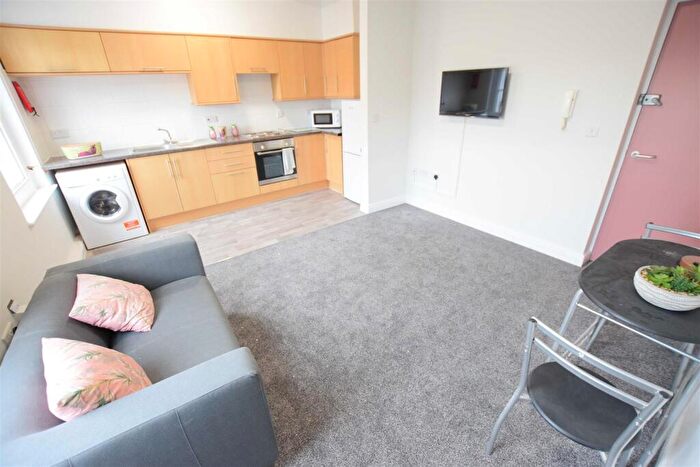 1 Bedroom Flat To Rent In Colbeck Chambers - High Street - Student Apartment - /, LN5