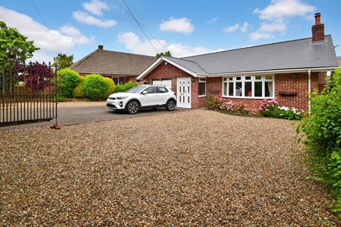 4 Bedroom Detached Bungalow For Sale In Robin Hood Lane, Blue Bell Hill, Chatham, ME5