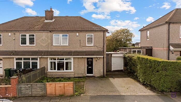 3 Bedroom Semi-Detached House For Sale In Elmfield Drive, Bradford, BD6