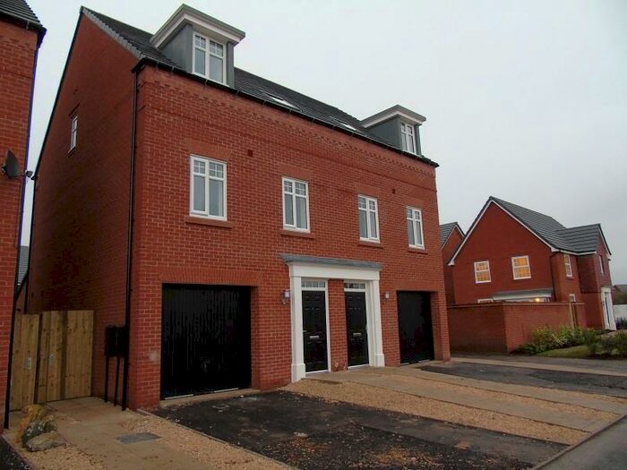 3 Bedroom Town House To Rent In Stapeley, Nantwich, Cheshire, CW5