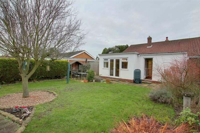 2 Bedroom Detached Bungalow For Sale In Station Road, Willoughby, LN13