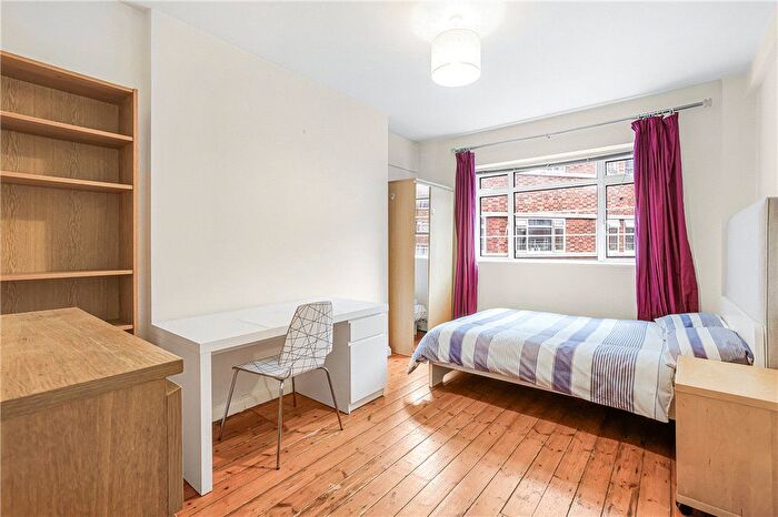3 Bedroom Flat To Rent In West Kensington Court, Edith Villas, London, W14