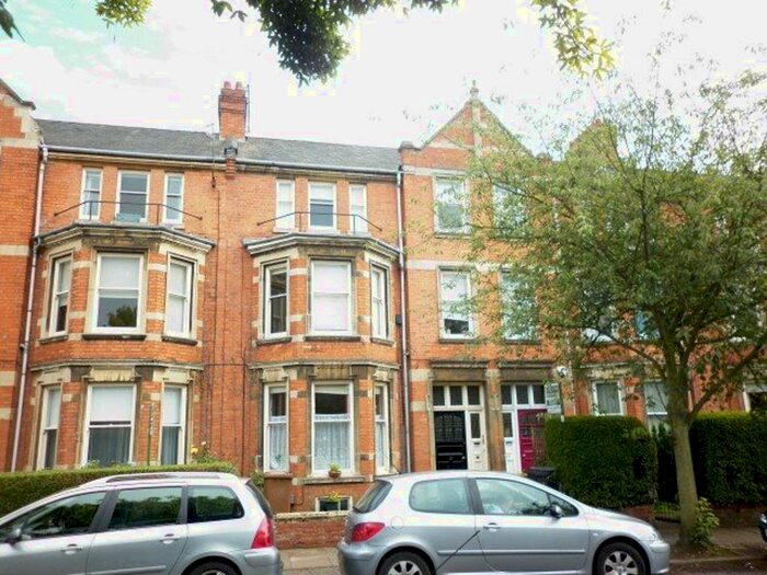 1 Bedroom Flat To Rent In The Crescent, Abington, Northampton NN1