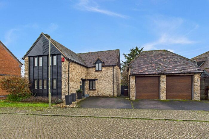 5 Bedroom Detached House For Sale In Anson Close, Marcham, OX13