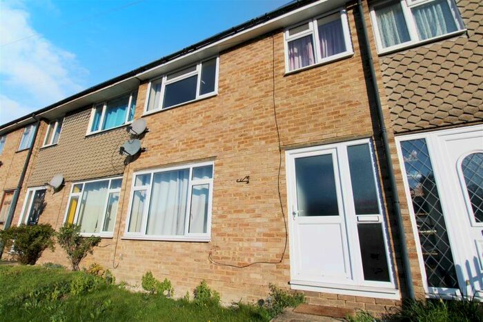 3 Bedroom House To Rent In Princes Avenue, Chatham, ME5