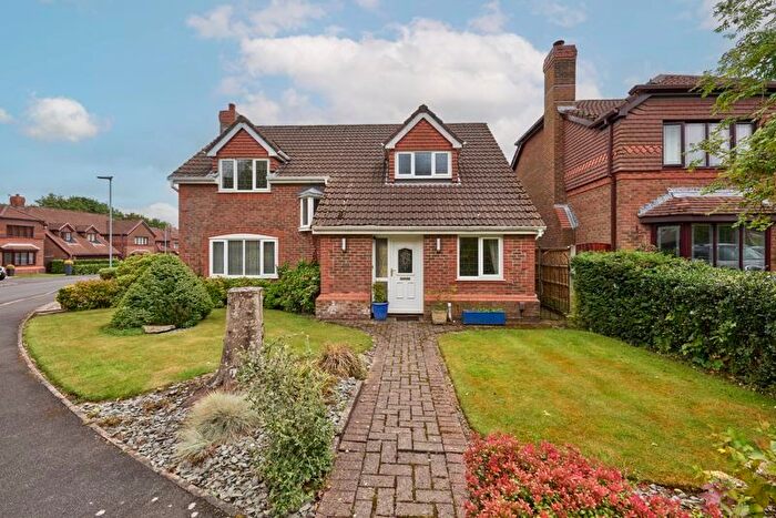 4 Bedroom Detached House For Sale In Pilgrims Way, Standish, Wigan, WN6