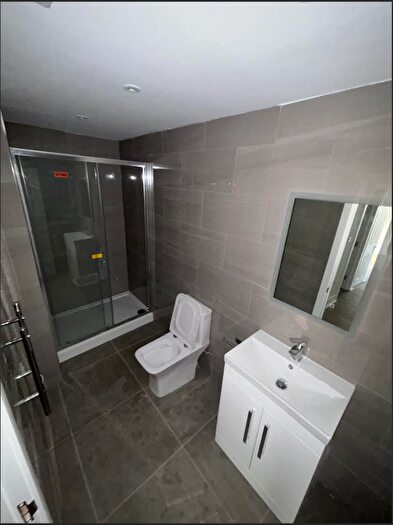 Studio To Rent In Victoria Road, Southampton, Hampshire, SO31