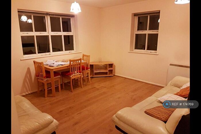 2 Bedroom Flat To Rent In Chamberlayne Avenue, London, HA9