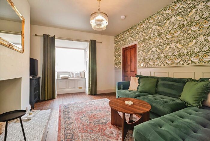 3 Bedroom End Terrace House For Sale In Cliff Street, Whitby, North Yorkshire, YO21