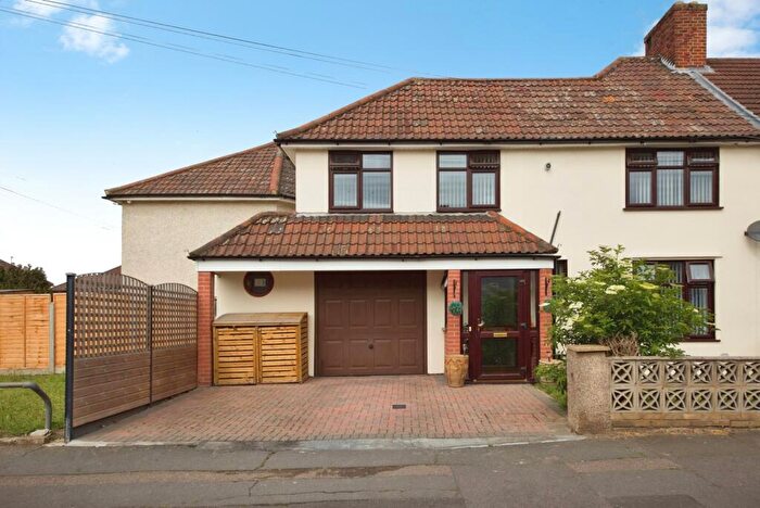3 Bedroom End Of Terrace House For Sale In Highgrove Road, Dagenham, Essex, RM8