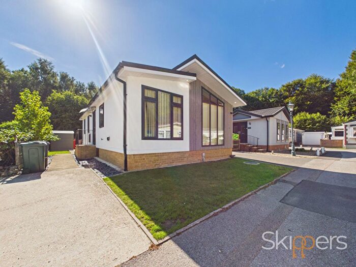 2 Bedroom Property For Sale In Canterbury Road, Charing, TN27