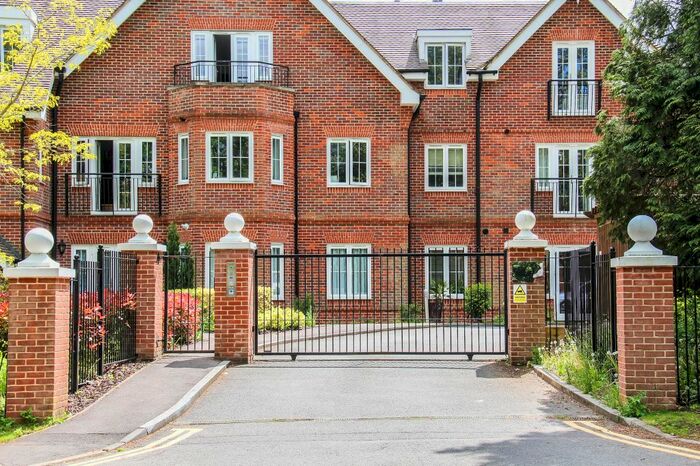 2 Bedroom Flat To Rent In Reigate Road, Reigate, RH2