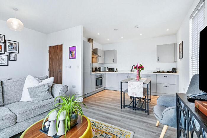 1 Bedroom Flat For Sale In Regina Road, Chelmsford, Essex, CM1