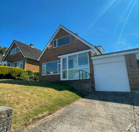 3 Bedroom Detached Bungalow To Rent In Y Felin, Conwy, LL32
