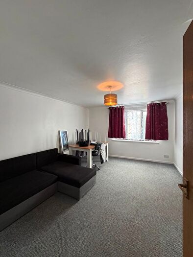 3 Bedroom Flat To Rent In Spring Close, Chadwell Heath, Romford, RM8