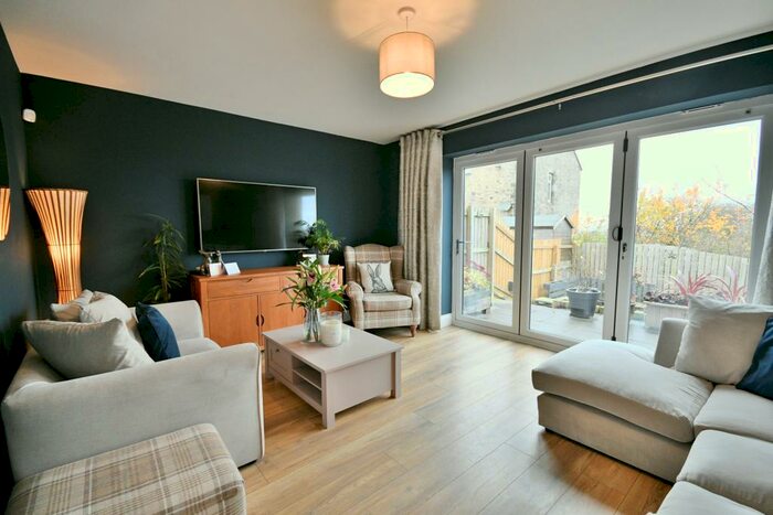 3 Bedroom Semi-Detached House For Sale In Scholars Close, Marley Hill, NE16