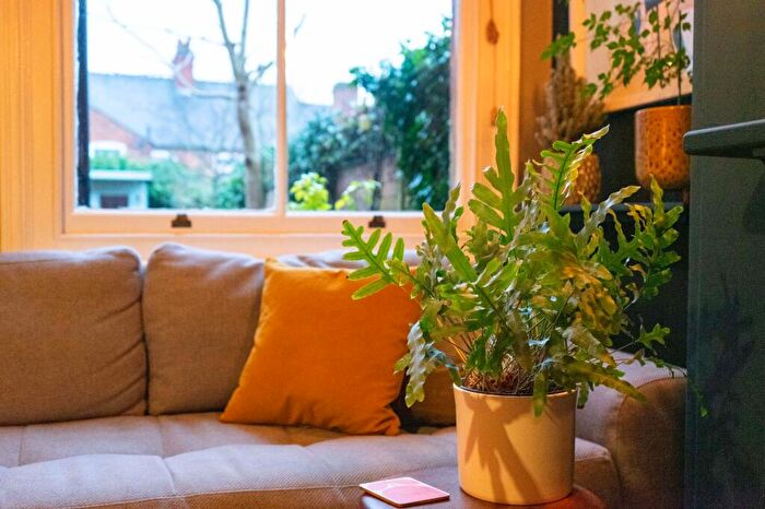 3 Bedroom Terraced House For Sale In Adderley Road, Clarendon Park, Leicester, LE2