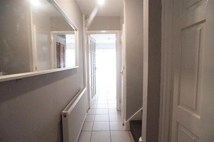 4 Bedroom Town House To Rent In Holly Road, Enfield, EN3