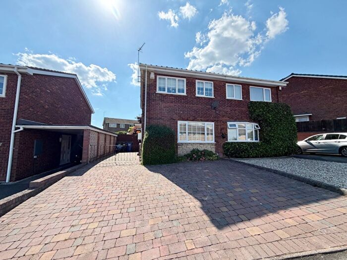 3 Bedroom Semi Detached House For Sale In Woods Lane, Brierley Hill, DY5