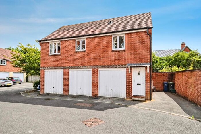 1 Bedroom Flat For Sale In Oake Woods, Gillingham, Dorset, SP8