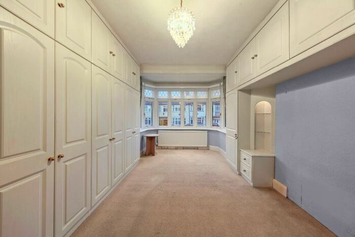 2 Bedroom Bungalow To Rent In Ardwell Avenue, Newbury Park, IG6