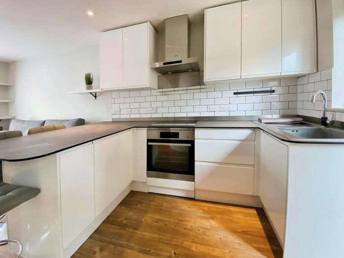 2 Bedroom House To Rent In Budleigh Close, Cambridge, CB1