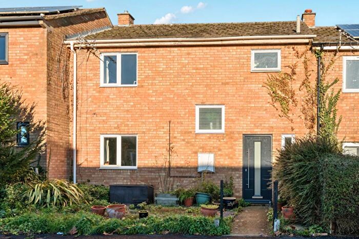 3 Bedroom Terraced House For Sale In Sycamore Drive, Carterton, Oxfordshire, OX18