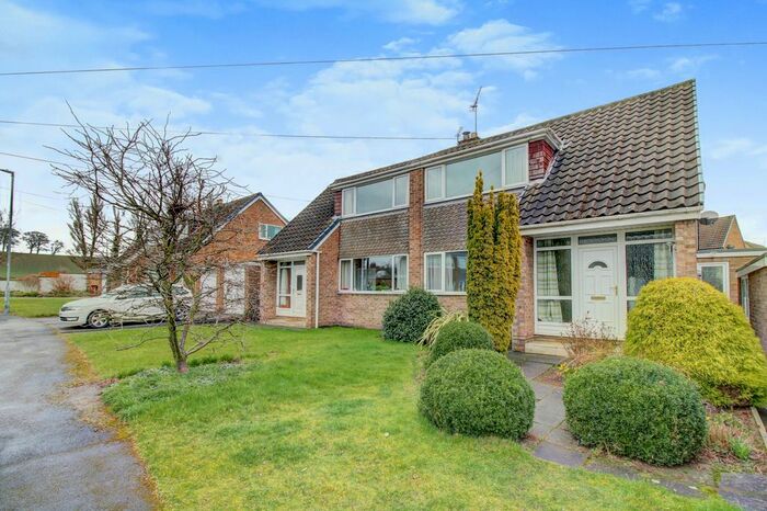 3 Bedroom Semi-Detached House For Sale In The Orchard, Carleton, Pontefract, WF8