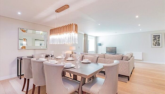 3 Bedroom Flat To Rent In Merchant Square, Paddington, W2
