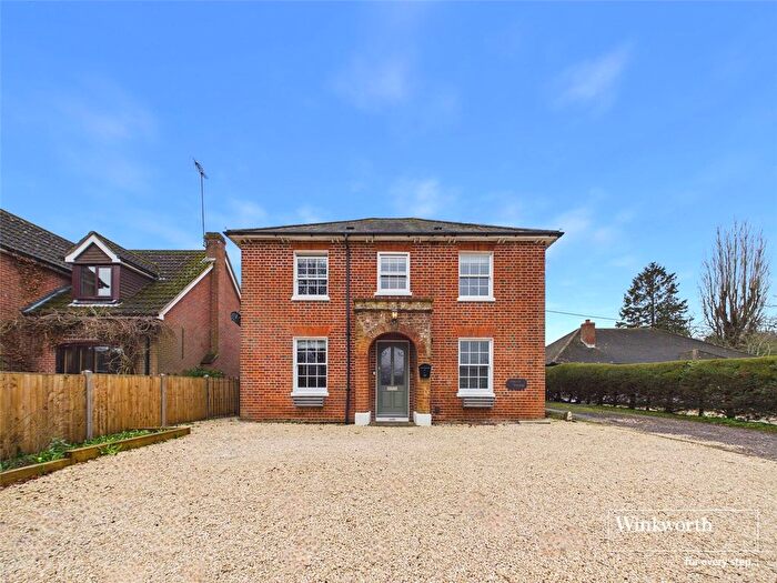 4 Bedroom Detached House For Sale In Basingstoke Road, Riseley, RG7