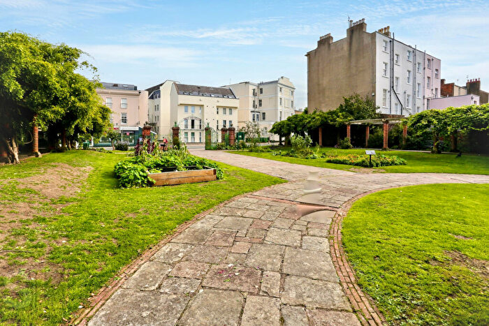 2 Bedroom Flat For Sale In Berkeley Court, High Street, Cheltenham, GL52