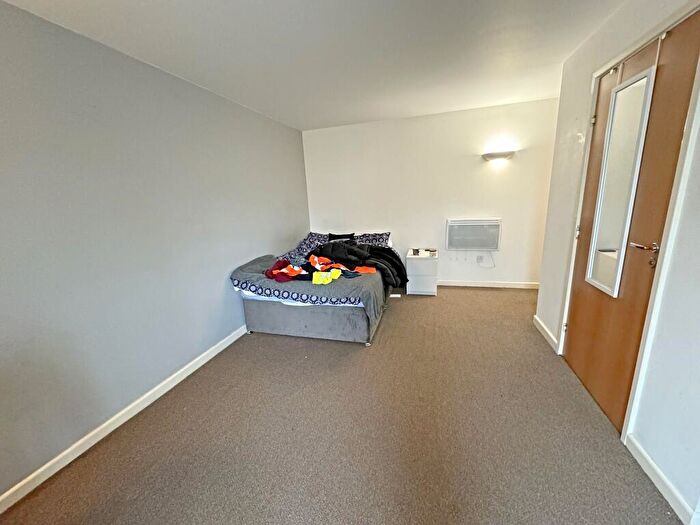 2 Bedroom Apartment To Rent In Park West, Derby Road, Canning Circus, NG7