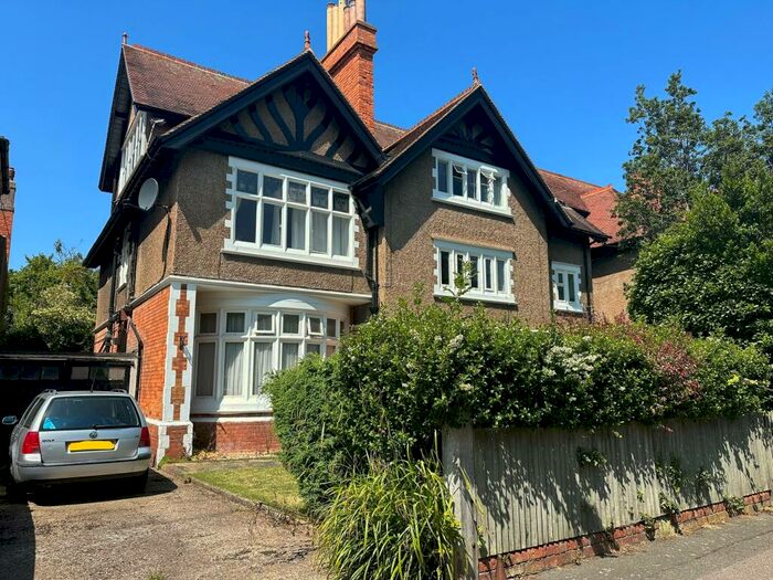 3 Bedroom Flat To Rent In Grimston Avenue, Folkestone, CT20