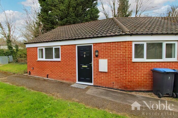2 Bedroom Bungalow To Rent In Gilden Close, Harlow, CM17