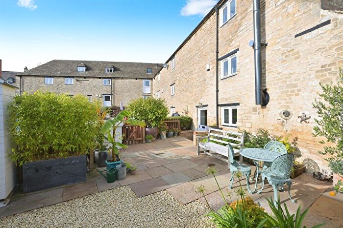 4 Bedroom Detached House For Sale In Fotheringhay Mews, Oundle, Peterborough, PE8