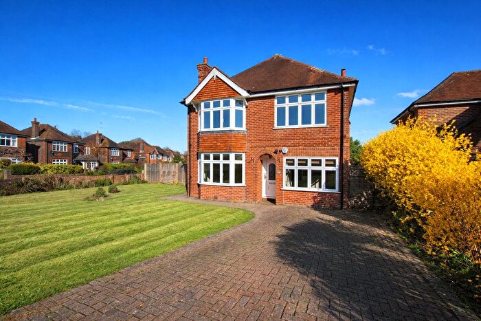4 Bedroom Detached House To Rent In East Meads, Guildford, Surrey, GU2
