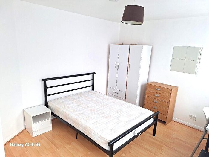 1 Bedroom House Of Multiple Occupation To Rent In Alloway Road, London, E3